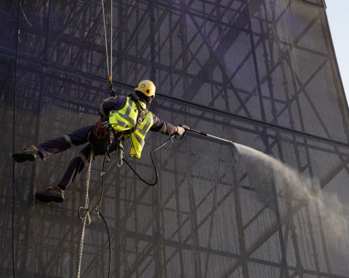 The Daily Responsibilities Of Rope Access Cleaners